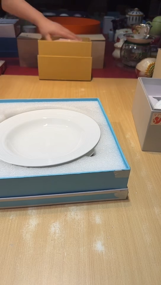 瓷片生活的本意是开心阿@@1