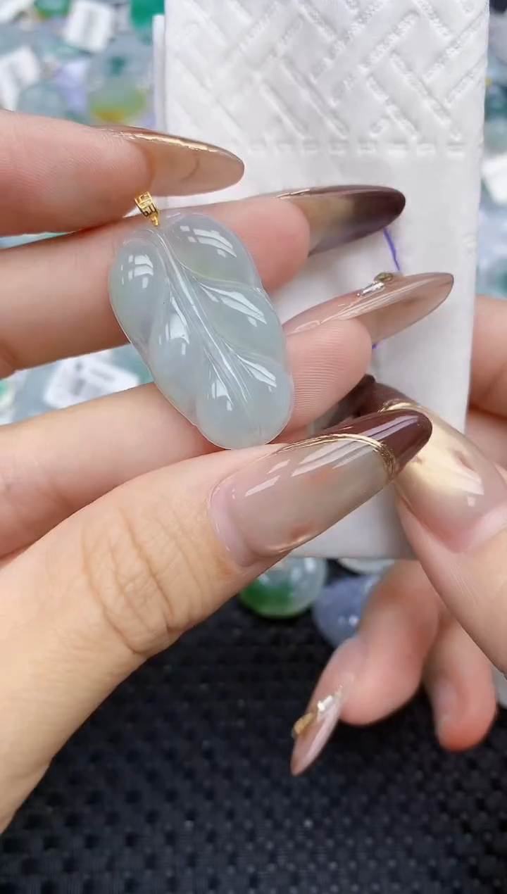 颈饰18K金镶嵌翡翠39   天然翡翠A货  百元以上9米证书费自理