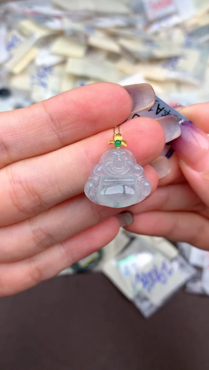 18K金镶嵌挂件翡翠一