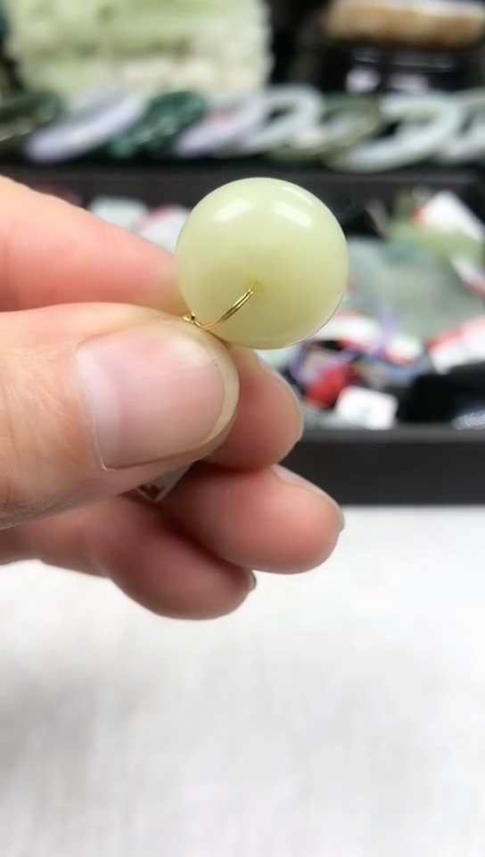 【闪购商品】和田玉吊坠(不含链)未镶嵌[17.6mm]