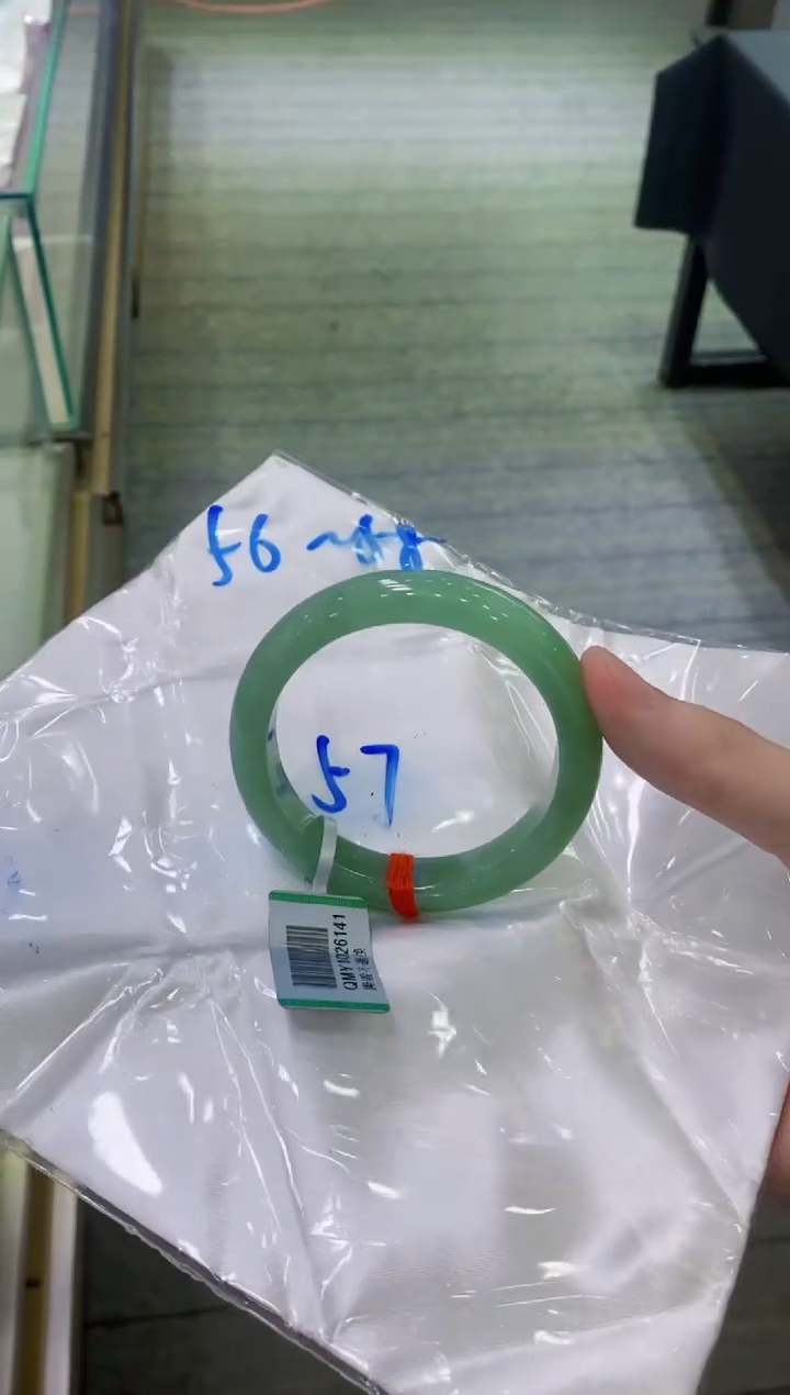 【闪购商品】翡翠手镯未镶嵌              