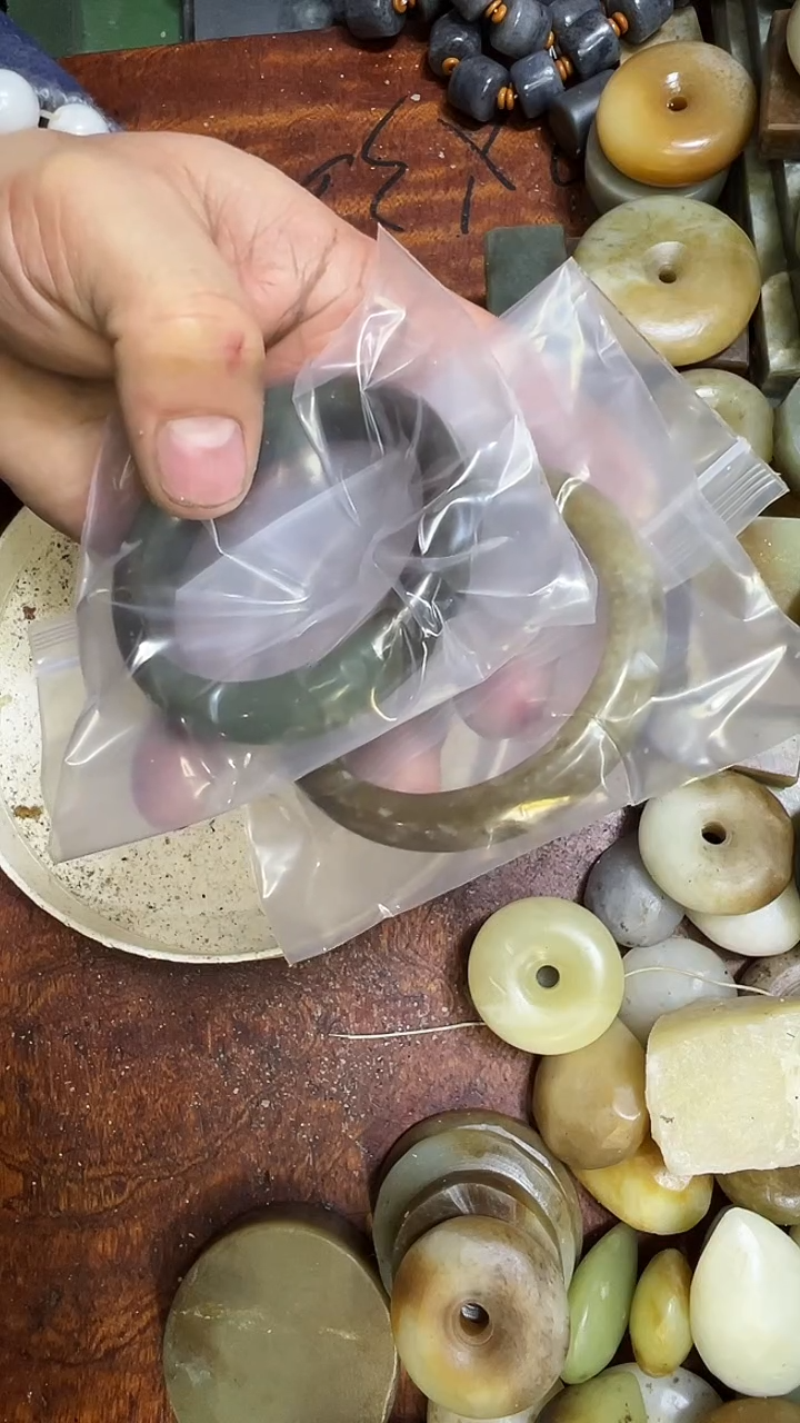 未镶嵌和田玉珠宝半成品z****?1