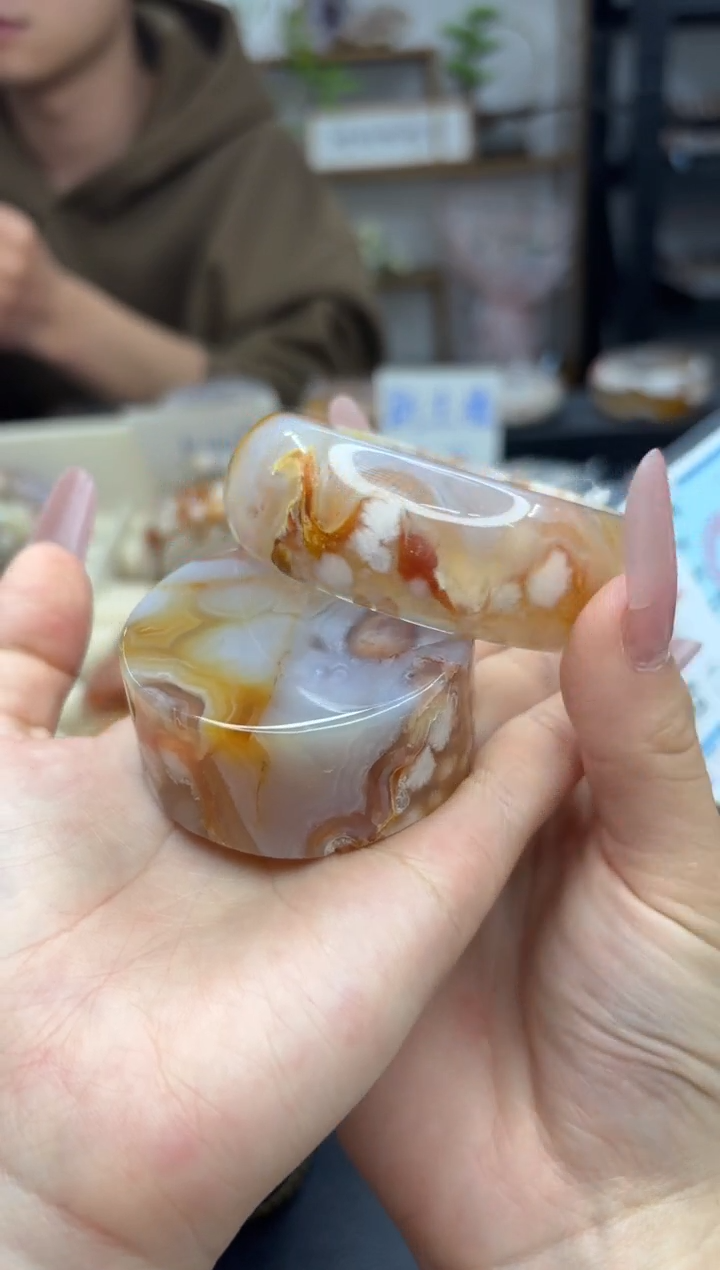 【闪购商品】石英质玉手镯未镶嵌A125 (56圈赠送镯心)