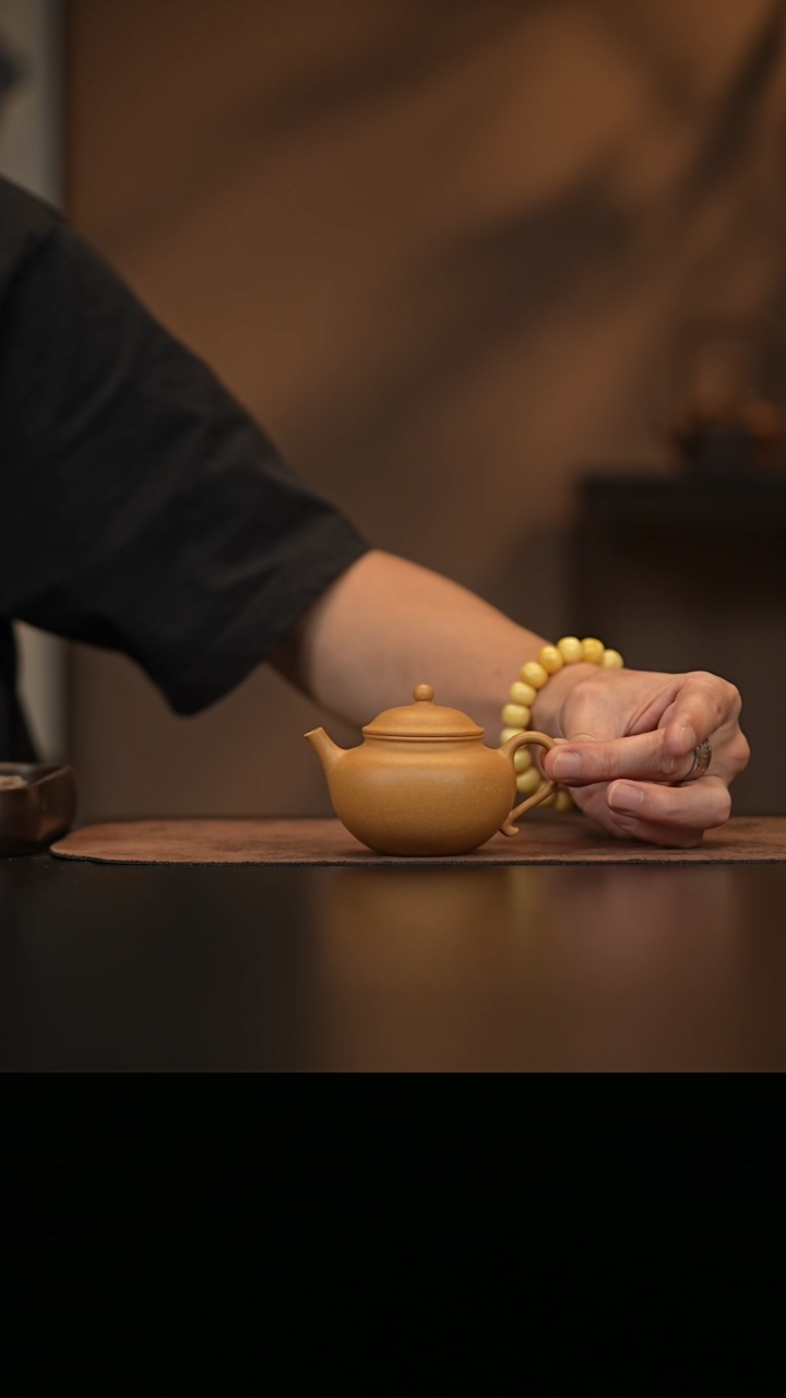 允禾斋  紫砂壶  莲子 黄段 