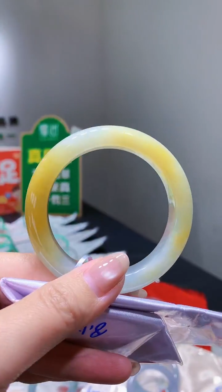 未镶嵌手镯翡翠- 天然缅甸A货翡翠总价8.5万定金2万