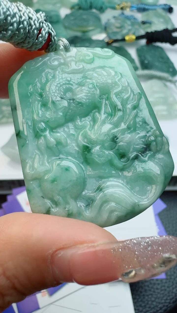 【闪购商品】翡翠颈饰未镶嵌111111111