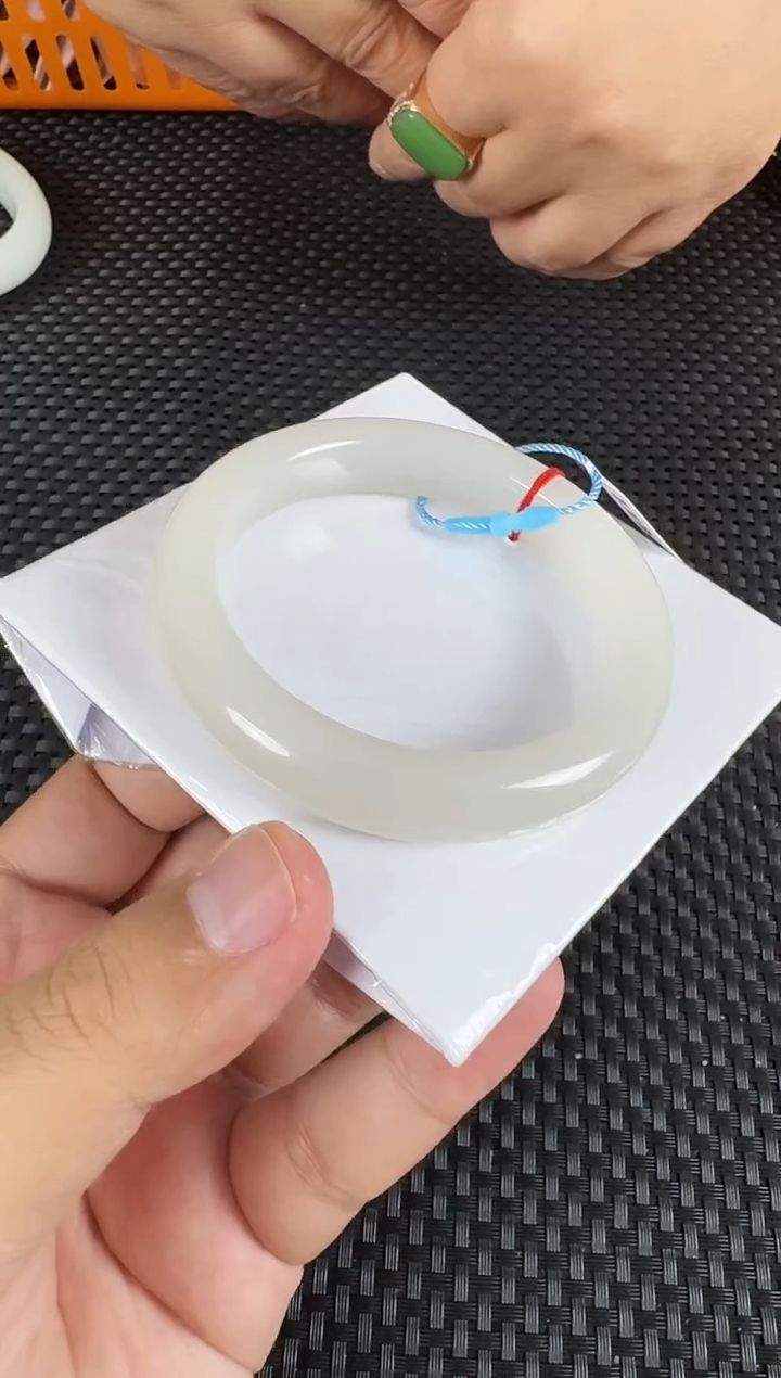 【闪购商品】和田玉手镯未镶嵌约57.7MM野牛沟