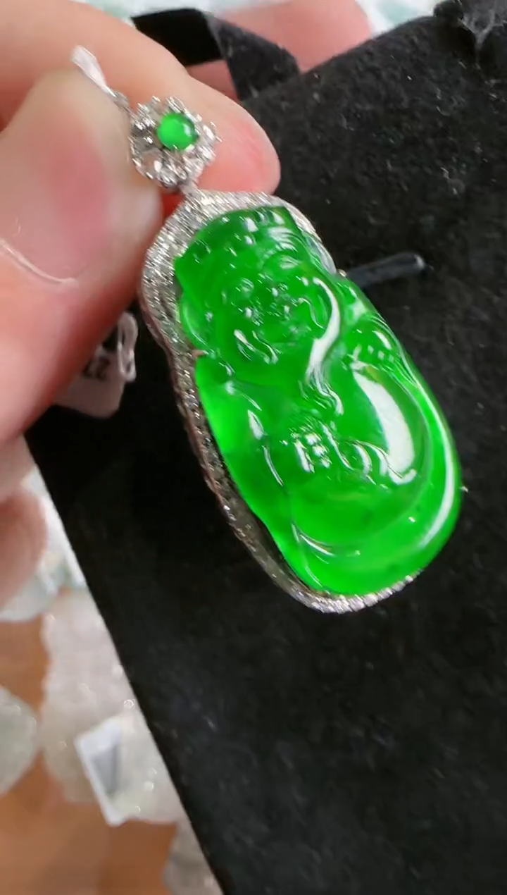 【闪购商品】翡翠吊坠(不含链)18K金镶嵌··