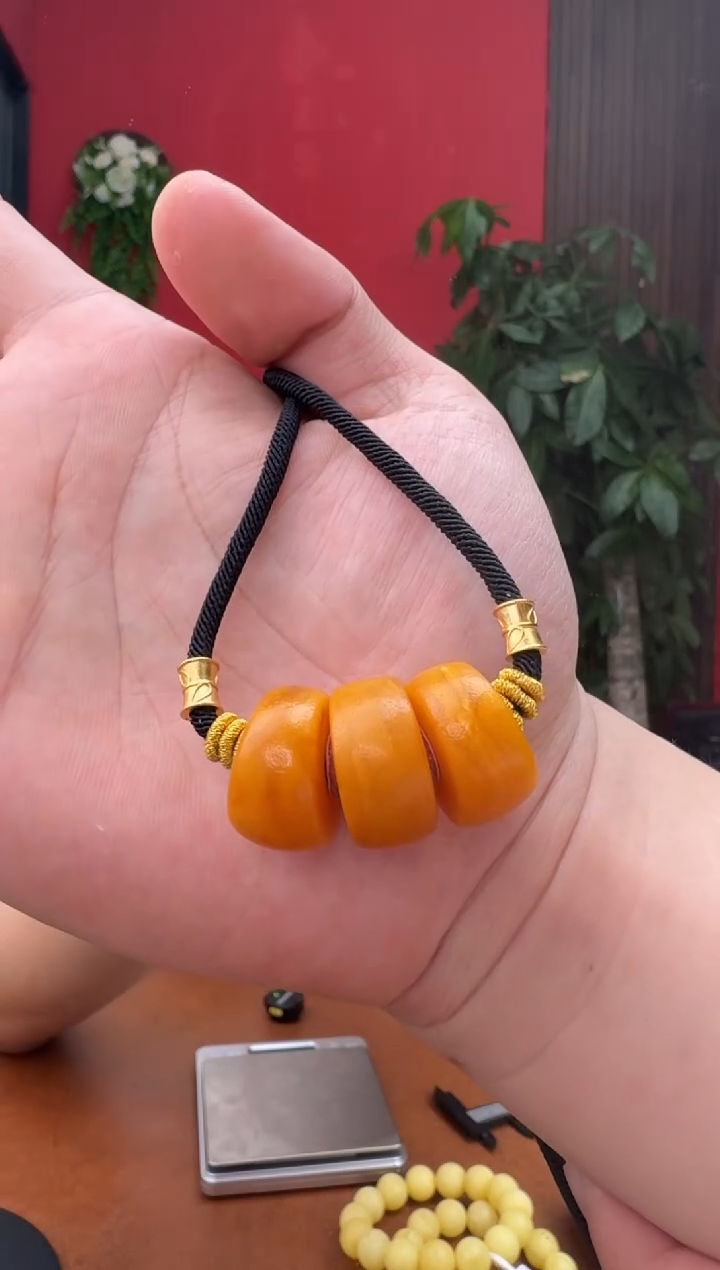 未镶嵌琥珀珠宝奇石82