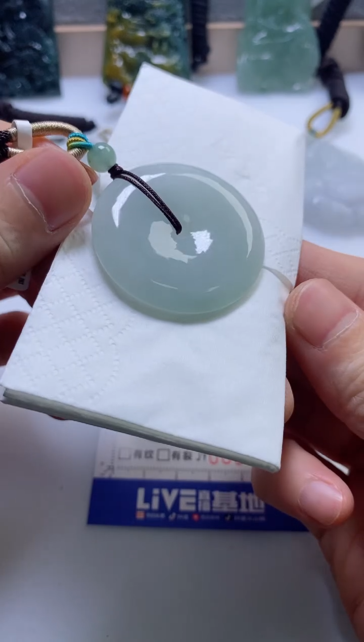 【闪购商品】翡翠挂件未镶嵌          