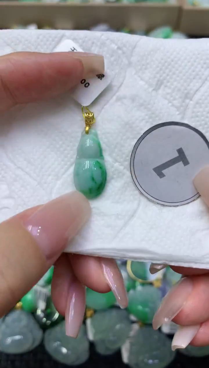 颈饰未镶嵌翡翠天然缅甸翡翠A货