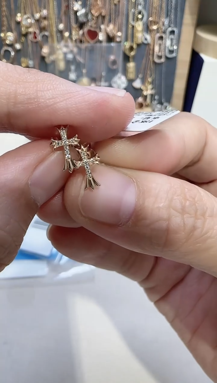 【闪购商品】天然钻石耳饰18K金镶嵌多样性发货发其一