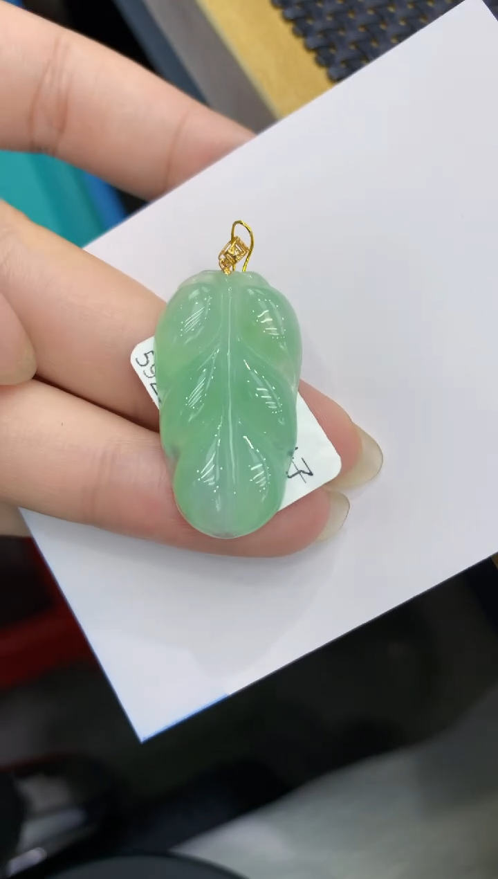 【闪购商品】翡翠颈饰18K金镶嵌8888888888
