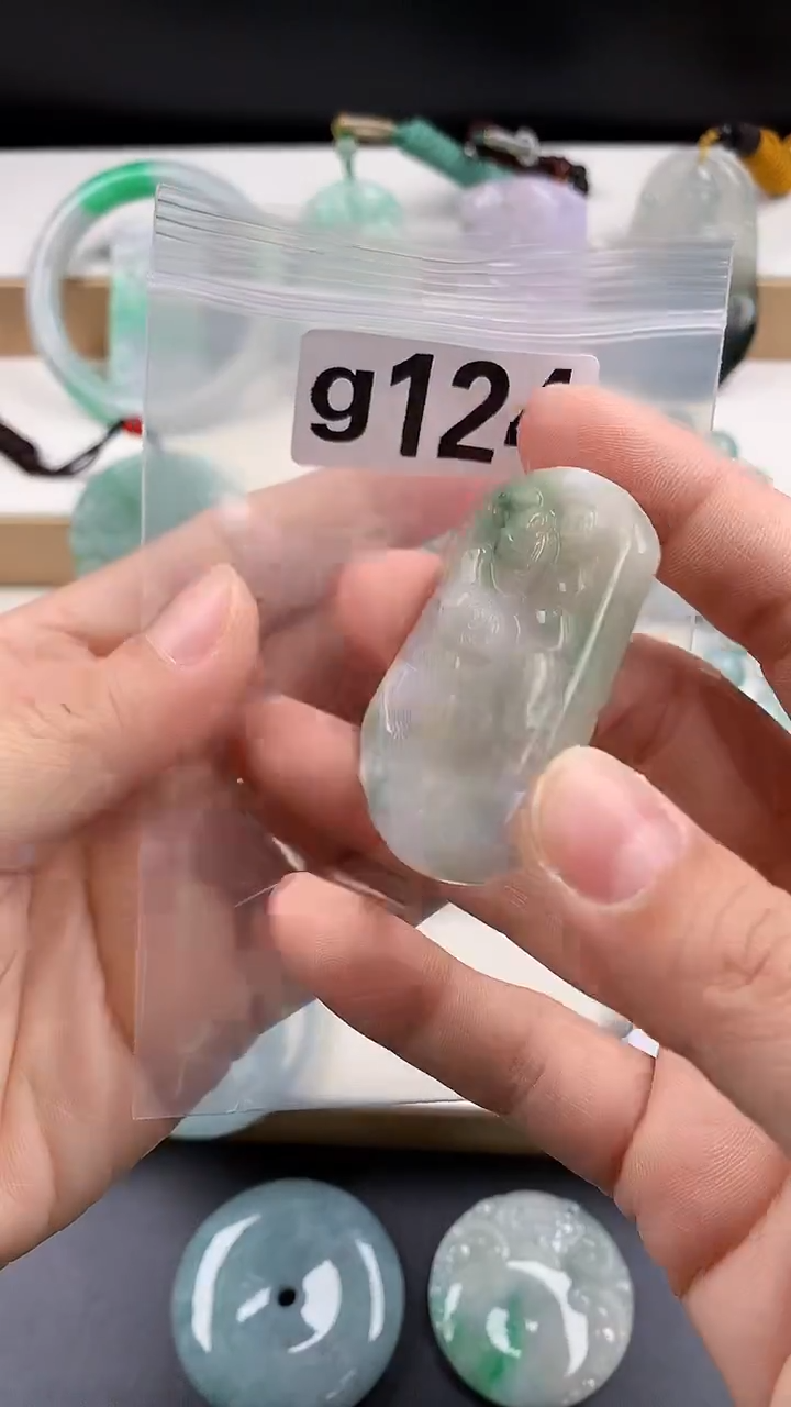 颈饰未镶嵌翡翠天然翡翠吊坠挂件