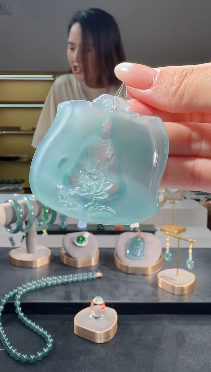 翡翠未镶嵌吊坠(不含链)纯天然A货翡翠佛（多样性发其一）