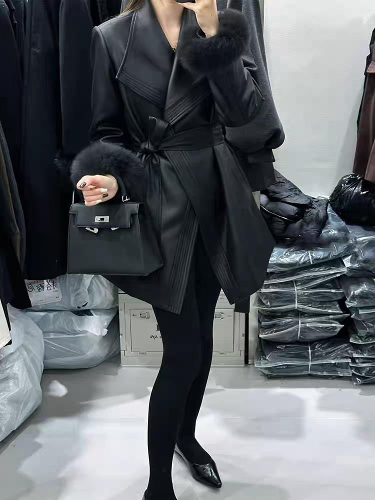 2025冬季新款韩版袖口狐狸毛羽绒服白鸭绒哑光皮衣外套