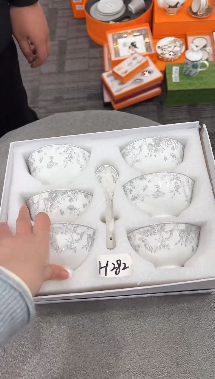 【闪购商品】杯H282------------