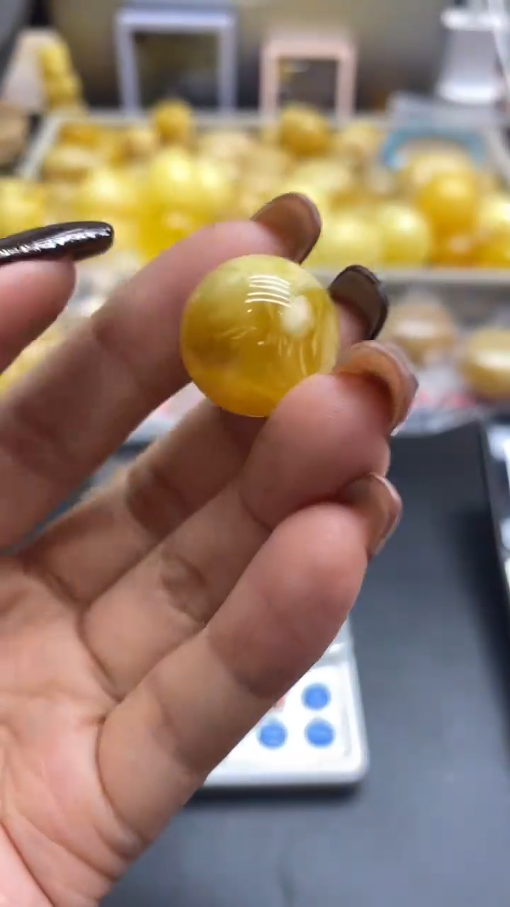 琥珀未镶嵌珠宝奇石2915