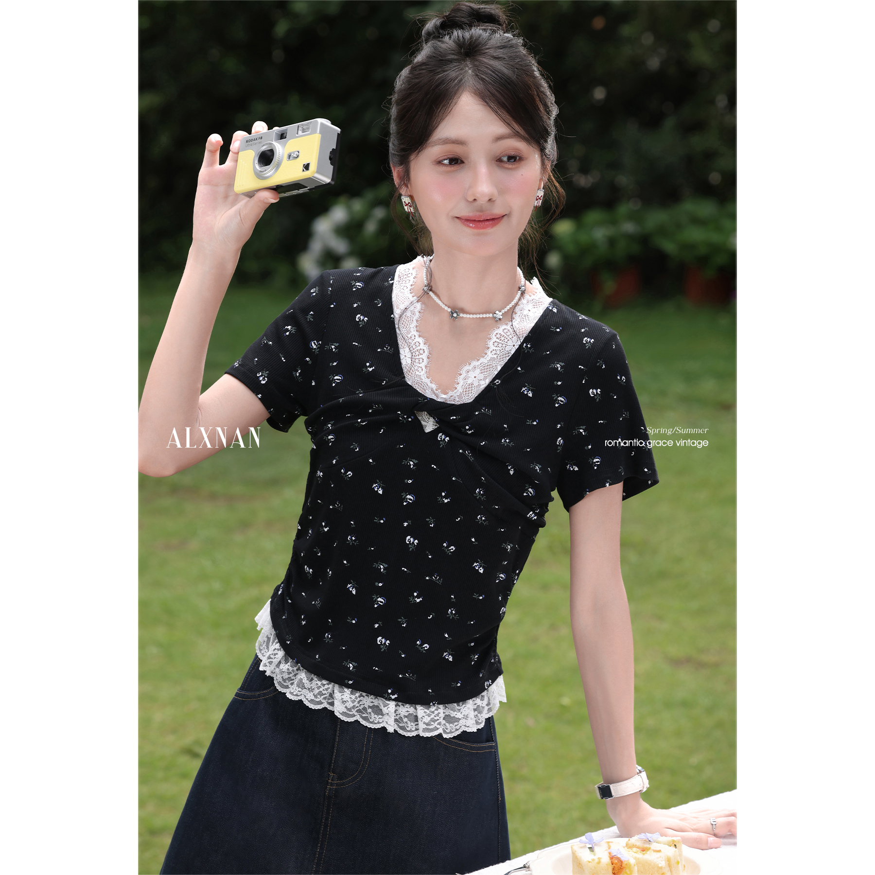 鹿向南「黑巧花园」小个子正肩蕾丝边碎花短袖t恤夏季女上衣L558119