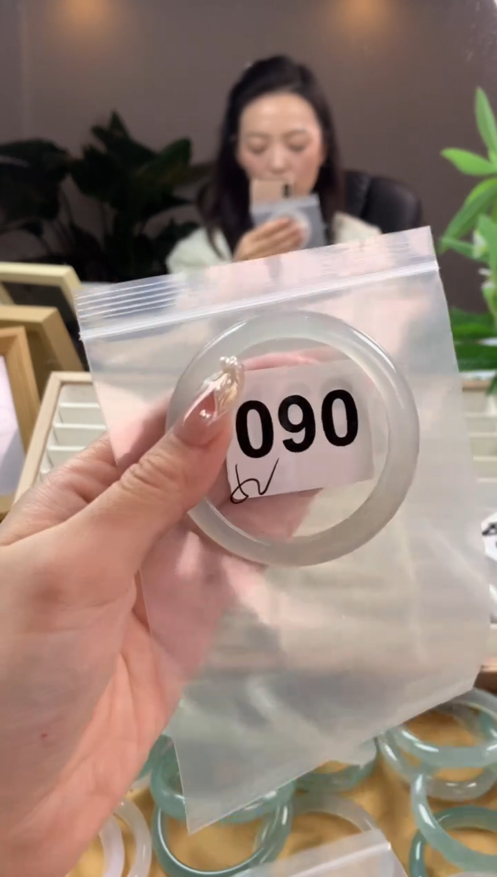 【闪购商品】玛瑙/玉髓手镯未镶嵌090