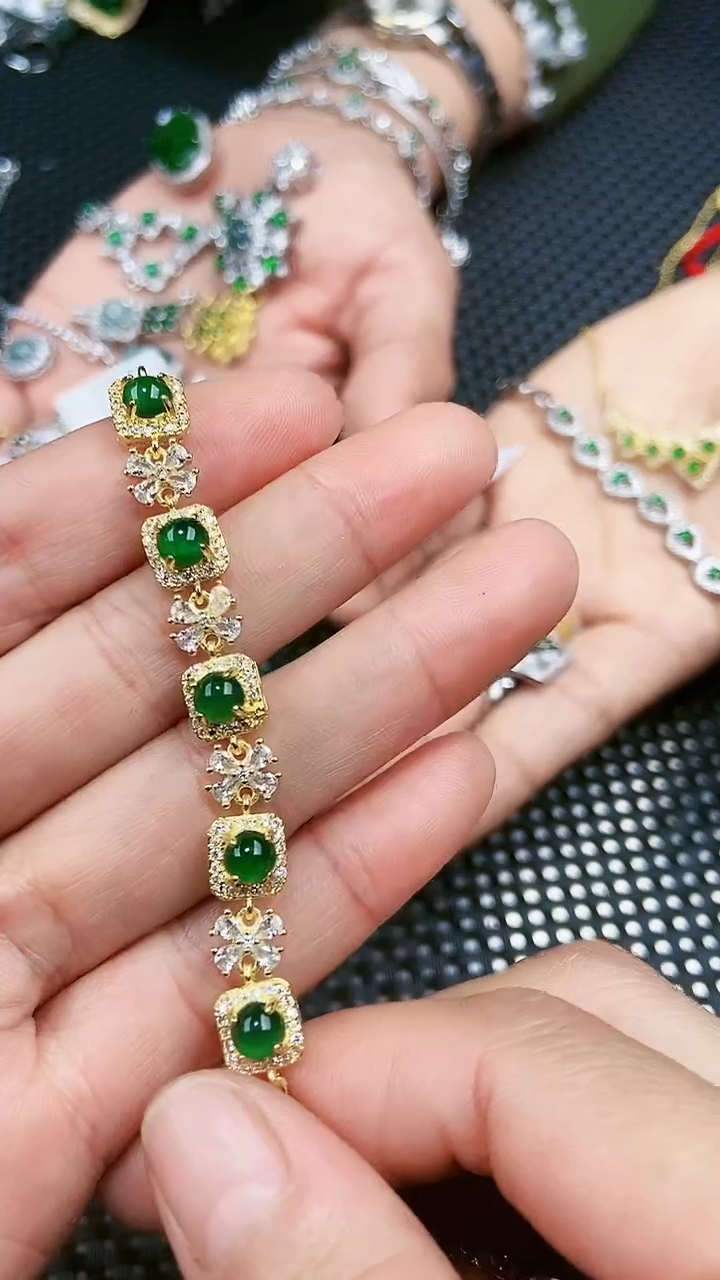 【闪购商品】翡翠手链未镶嵌11111111