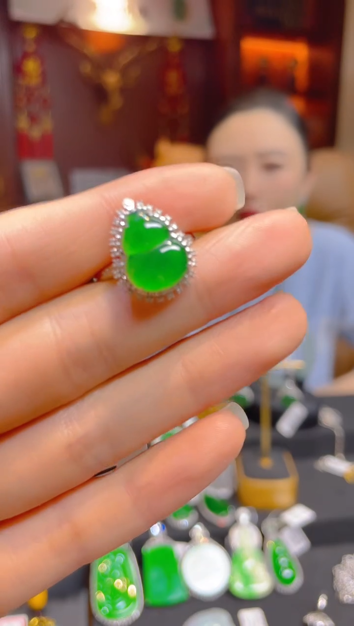 【闪购商品】翡翠戒指18K金镶嵌120092天然A货翡翠葫芦戒指