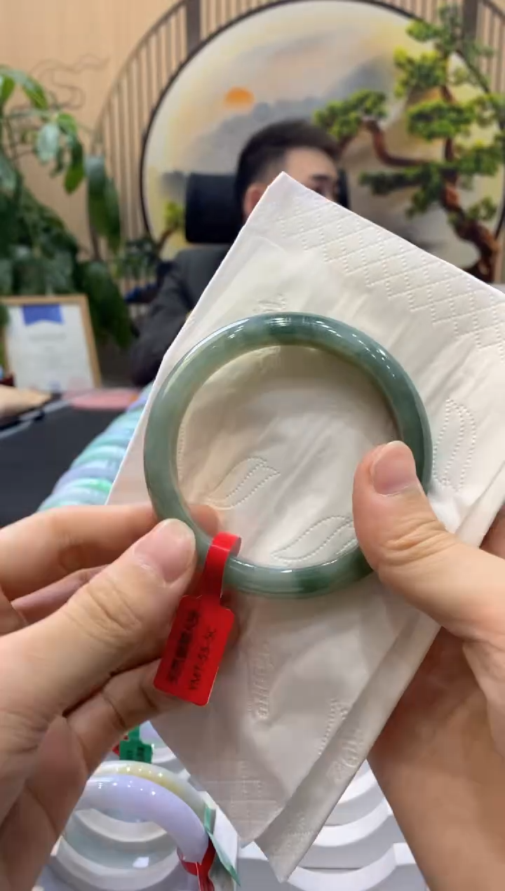 【闪购商品】翡翠手镯未镶嵌000009863