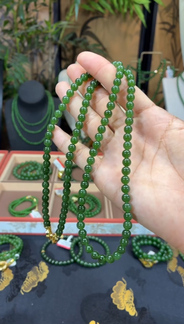 颈饰未镶嵌和田玉（碧玉）6辣绿无矿高货毛衣链