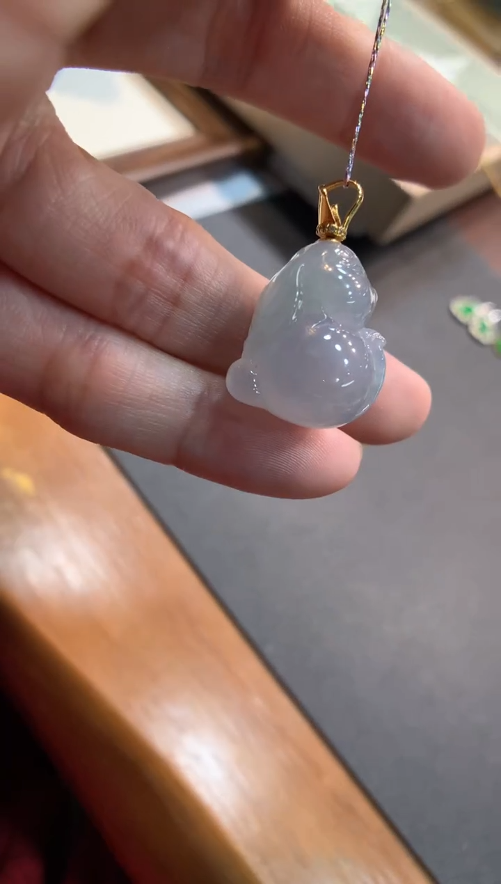 翡翠18K金镶嵌颈饰兔兔