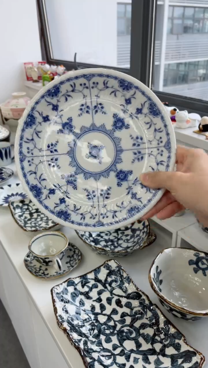 【闪购商品】瓷片青花唐草瓷中盘