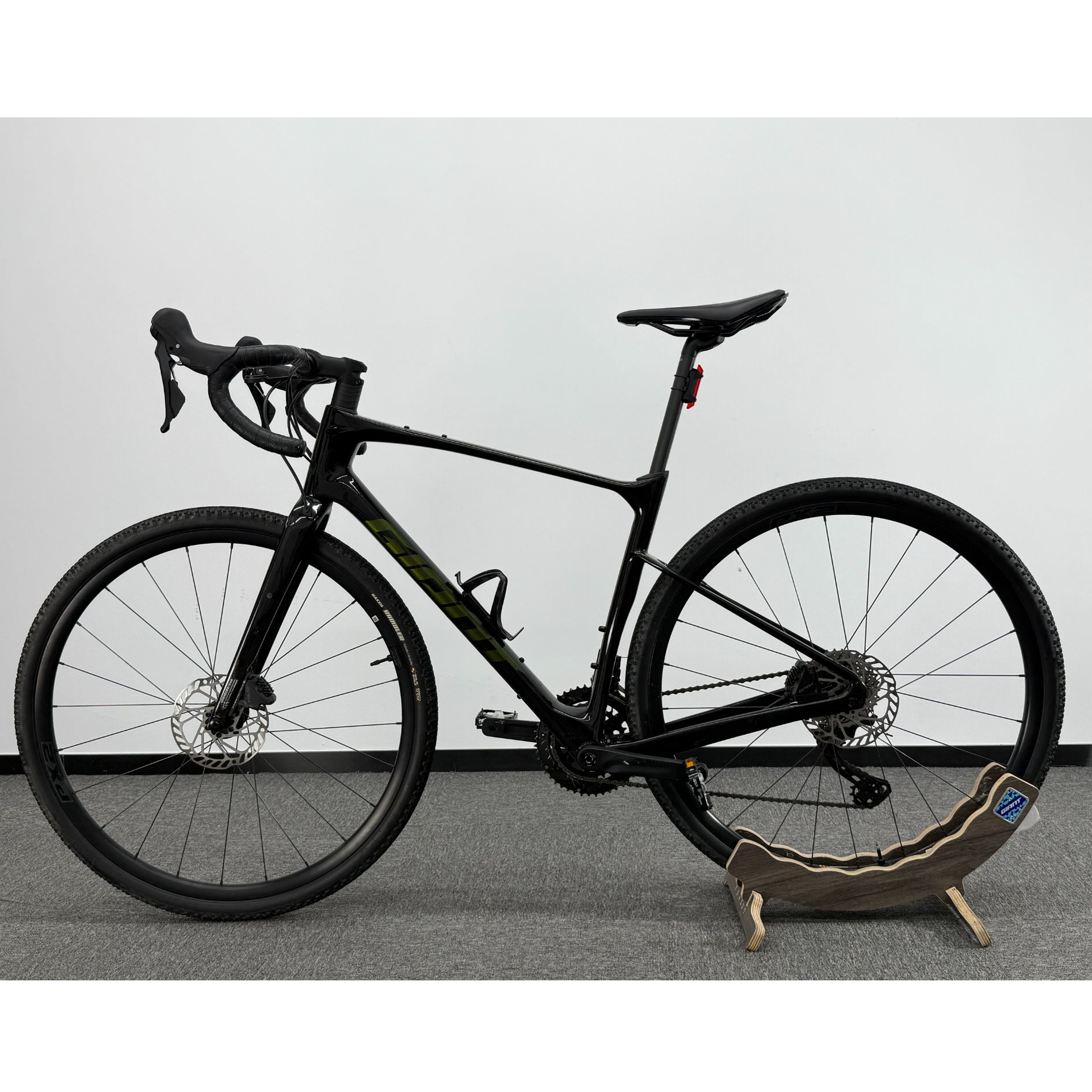 捷安特 Revoltadv2弯把瓜车 尺码M码建议身高169-181cm