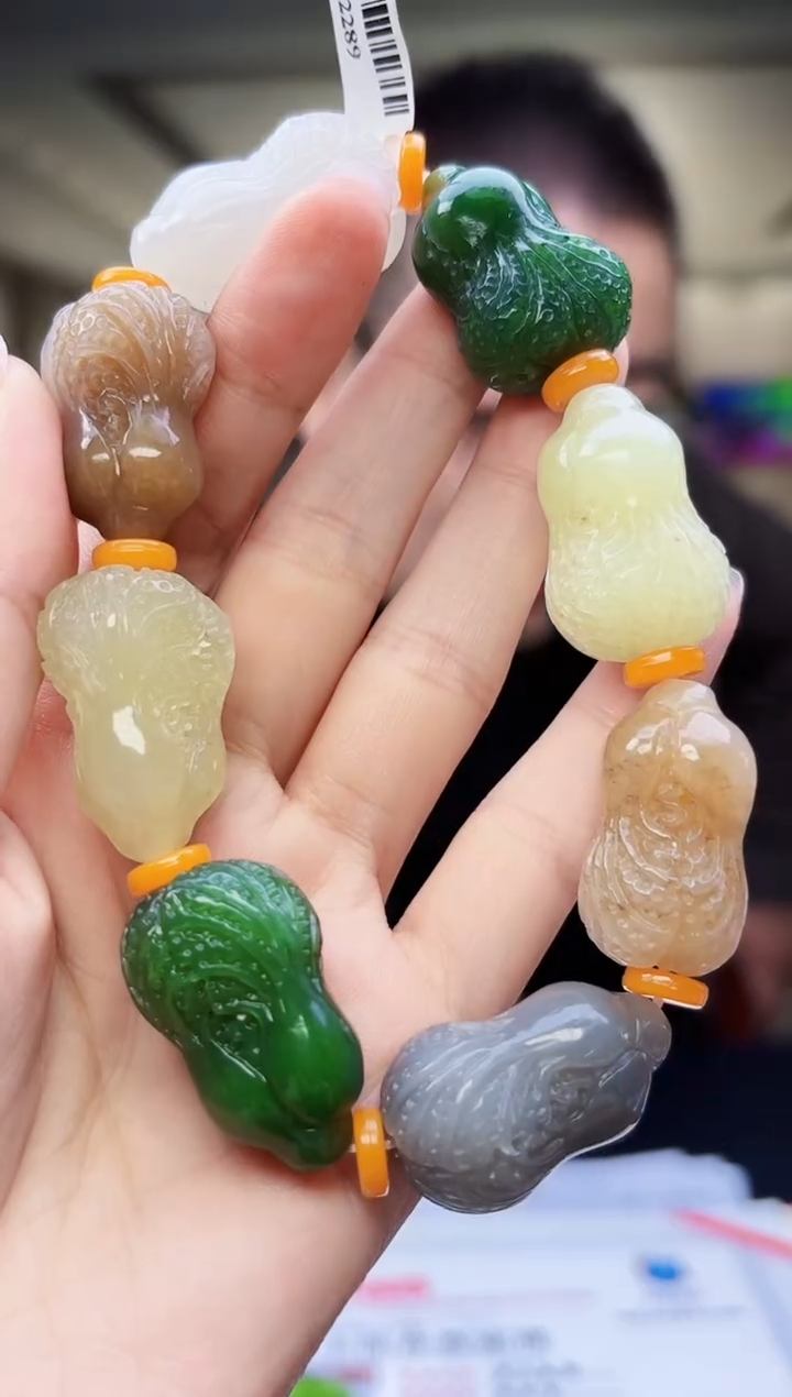 定制和田玉玉届匠心天然和田玉（拍一发一）