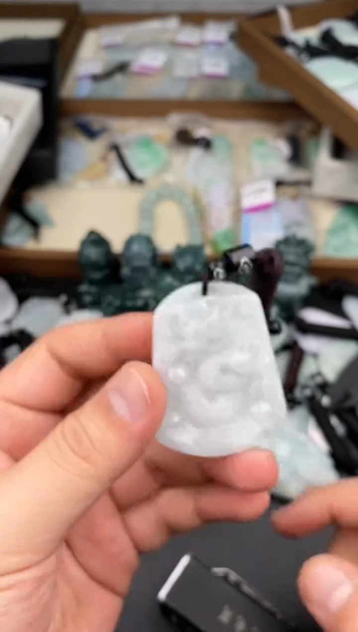 【闪购商品】翡翠颈饰未镶嵌  天然翡翠，一物一图