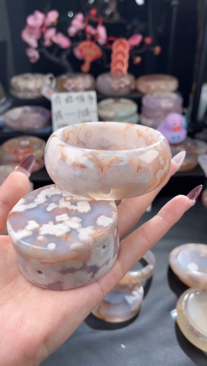 【闪购商品】石英质玉手镯未镶嵌63