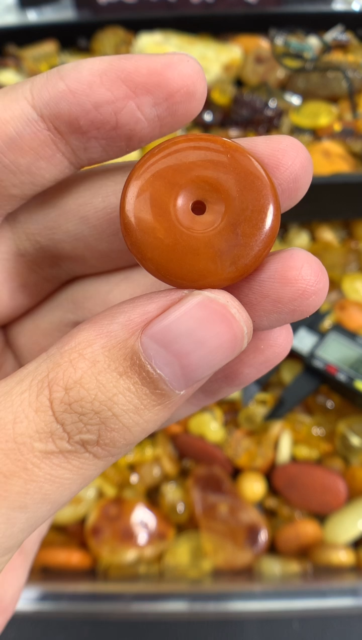 蜜蜡未镶嵌珠宝奇石1