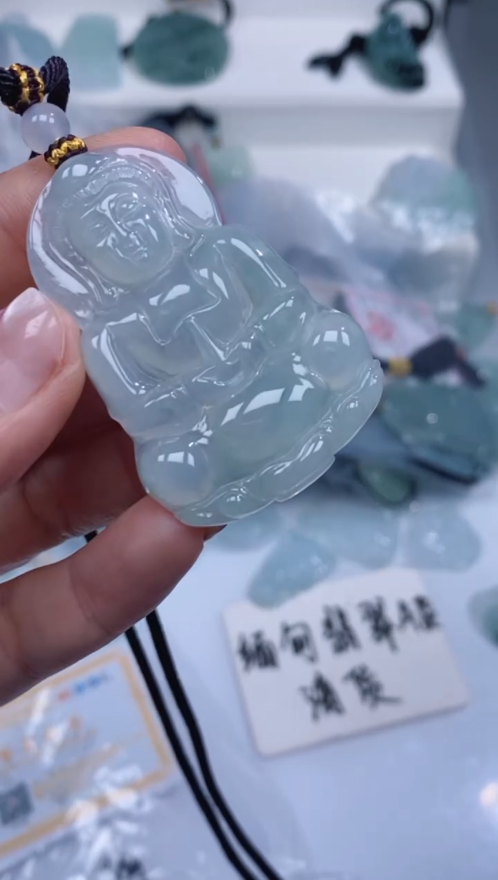 颈饰未镶嵌翡翠吊坠