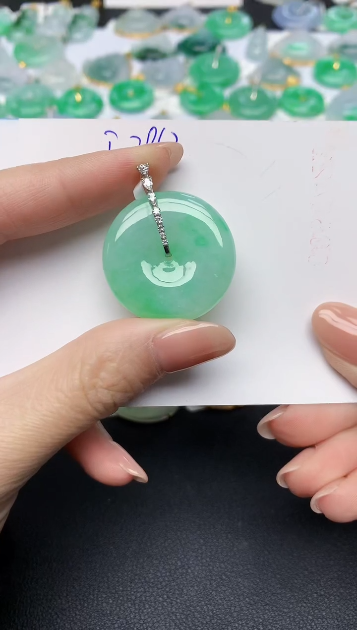 颈饰18K金镶嵌翡翠天然缅甸A货翡翠百元以上9元证书费自理