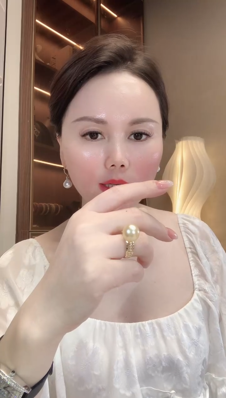 18K金镶嵌海水珍珠戒指C66 