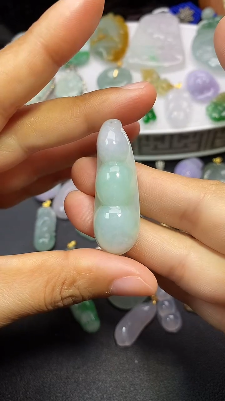 颈饰未镶嵌翡翠吊坠