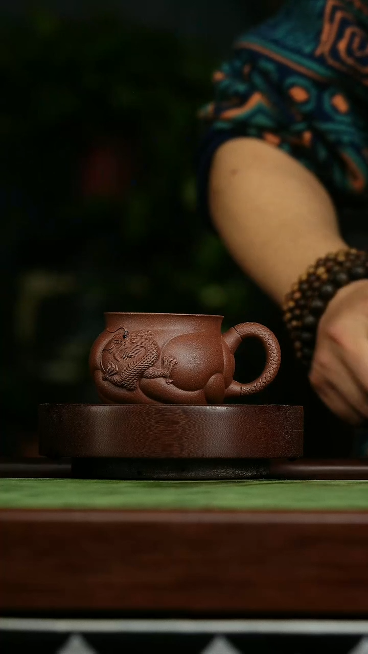 茶杯紫砂y29底槽清化龙主人杯*林国全