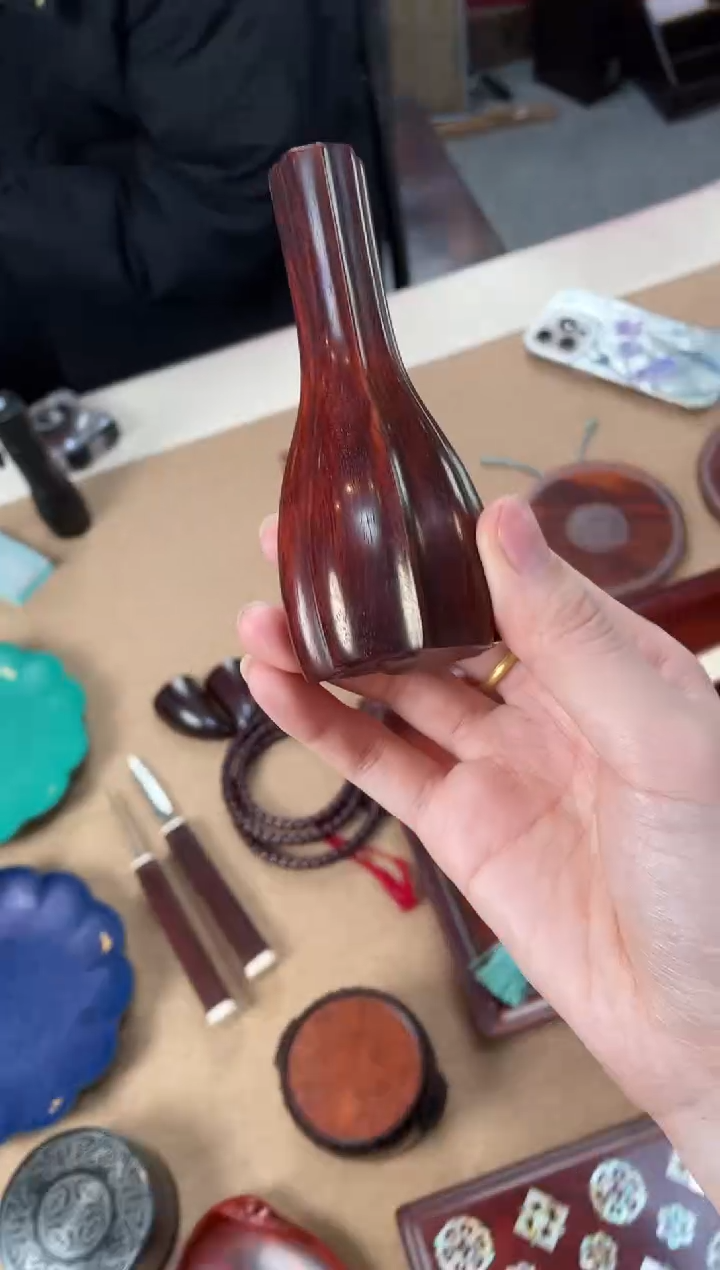 紫檀木类成套家具花瓶