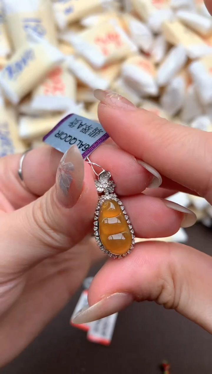 【闪购商品】翡翠挂件18K金镶嵌一