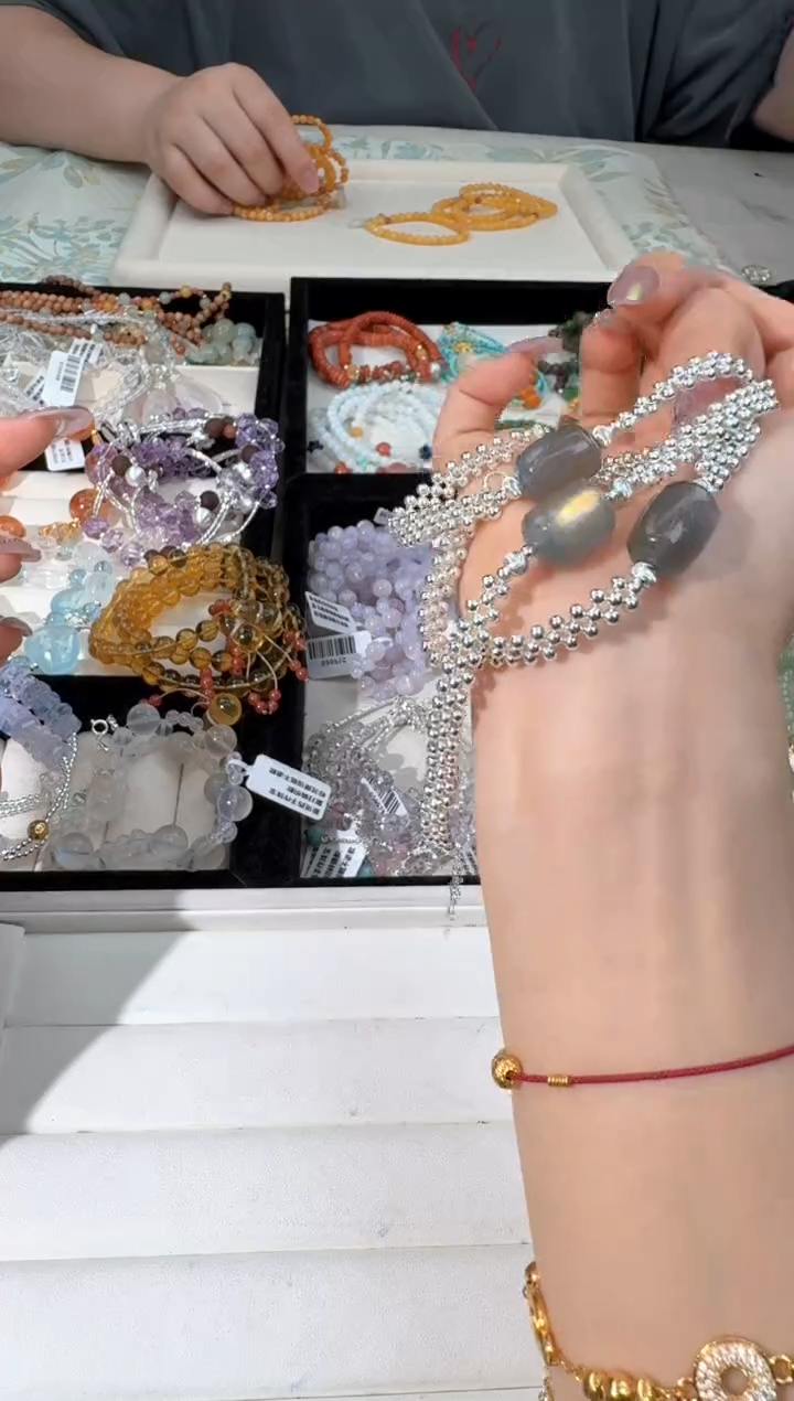 水晶手链银S925镶嵌M019灰月桶珠编织款