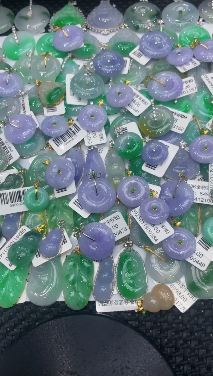 【闪购商品】翡翠颈饰18K金镶嵌一物一证，9米证书费 