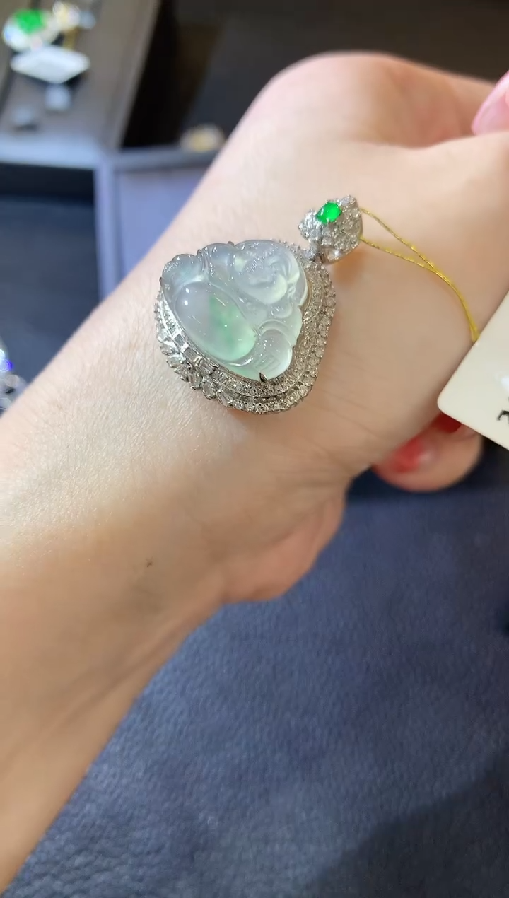 【闪购商品】翡翠吊坠(不含链)18K金镶嵌W121 