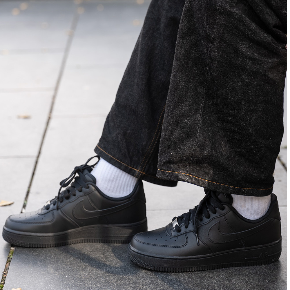 CW2288-001NIKE AIR FORCE 1 AF1耐克黑武士空军一号低帮板鞋男女