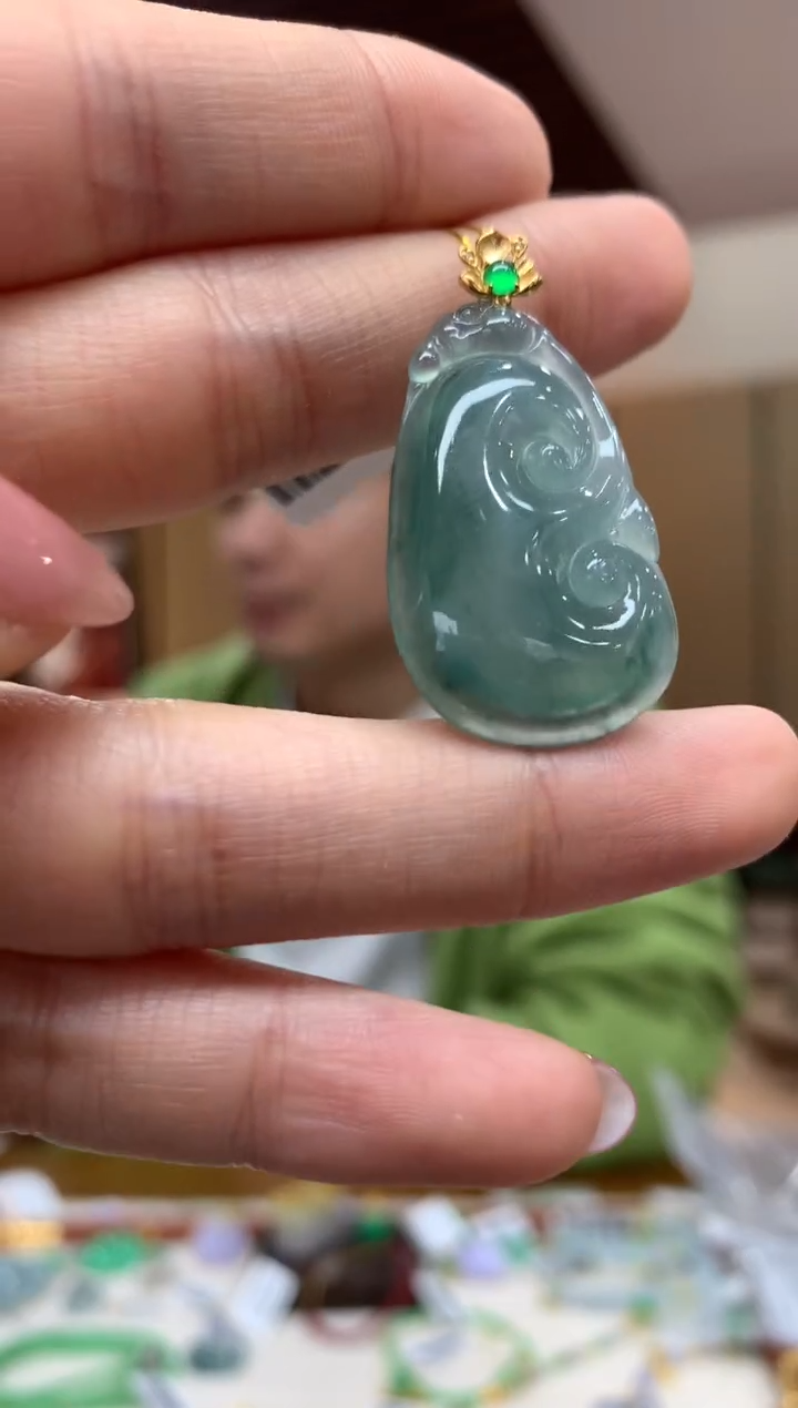 吊坠(不含链)18K金镶嵌翡翠如意