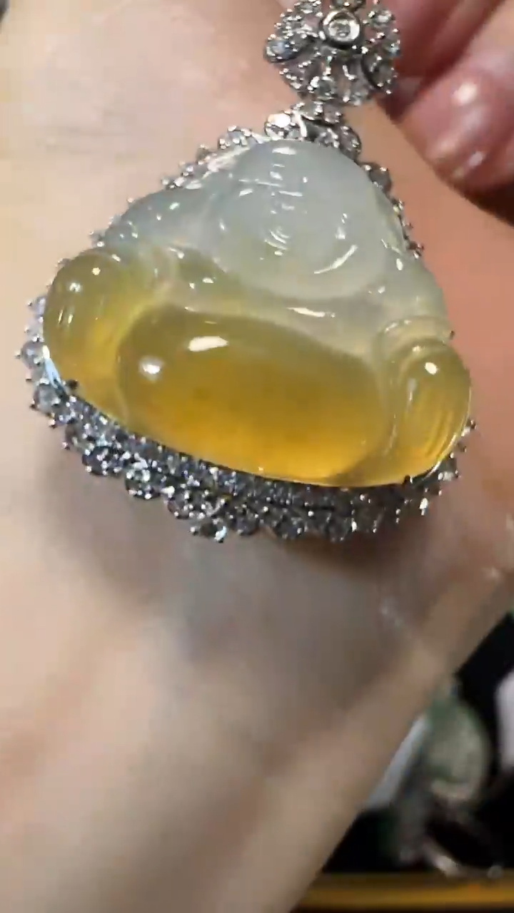 【闪购商品】翡翠吊坠(不含链)18K金镶嵌天然缅甸翡翠A货冰黄翡佛公