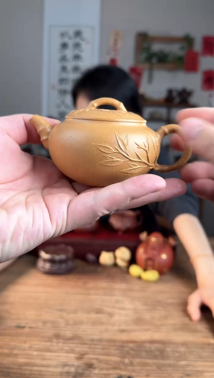 【闪购商品】紫砂茶壶听风  四号井段泥