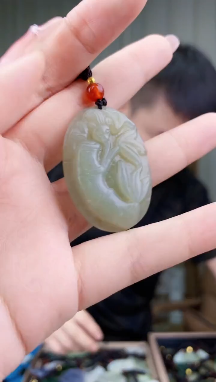 和田玉未镶嵌挂件拍一发一，多样性发货！